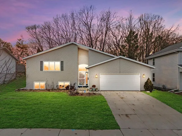 1130 Green Tree ROAD, West Bend, WI 53090