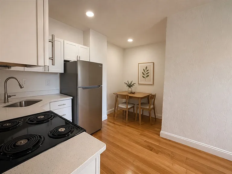 6 Kenwood St #6 — Photo 2