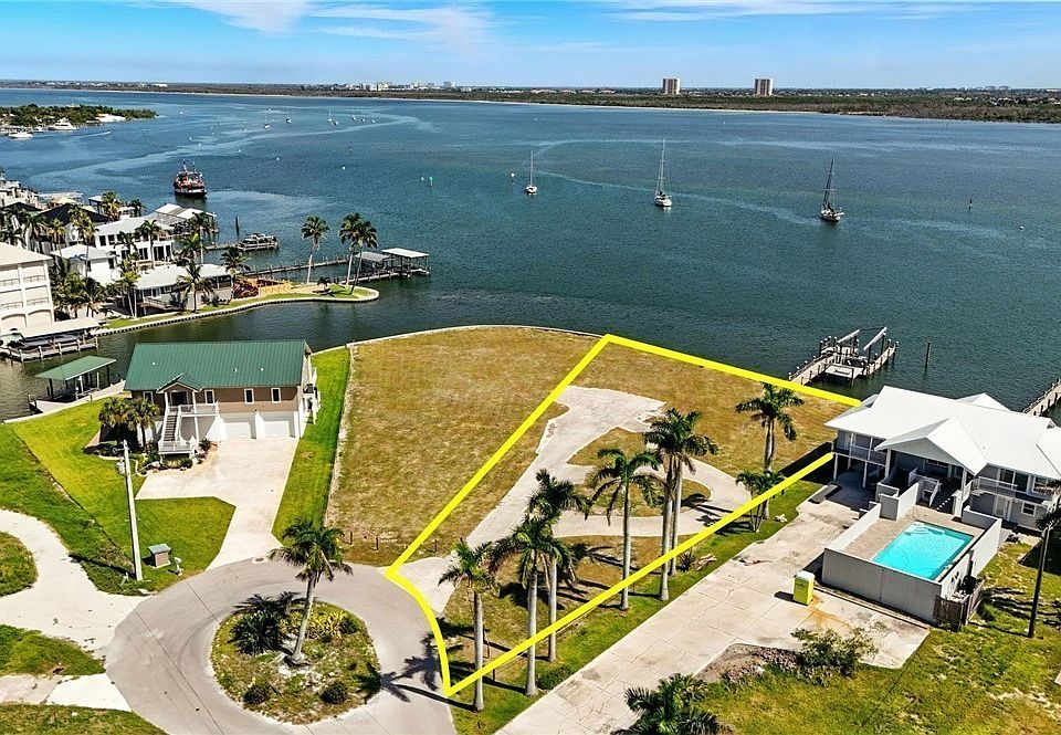 1st image of 655 Matanzas Ct