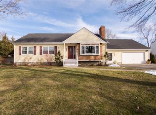 7 Carol Ave, Bristol, RI 02809