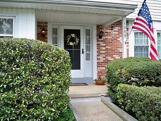 2nd image of 1005 Tweedbrook Rd