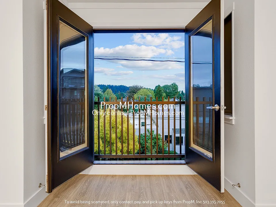 1825 SE 50th Ave #301