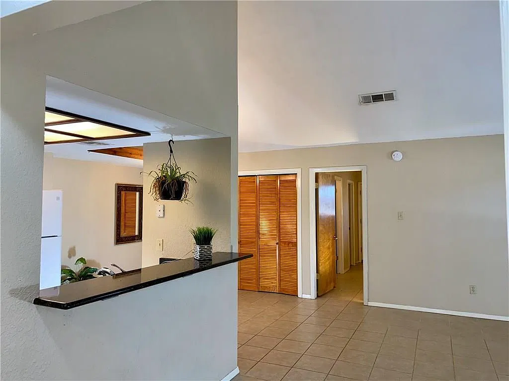 2 bed, 2.0 bath, 1043 sqft, $1,450 — Photo 4