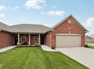 2843 Grandview Ln, Greenwood, IN 46143