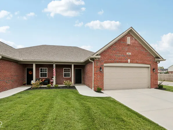 2843 Grandview Ln, Greenwood, IN 46143