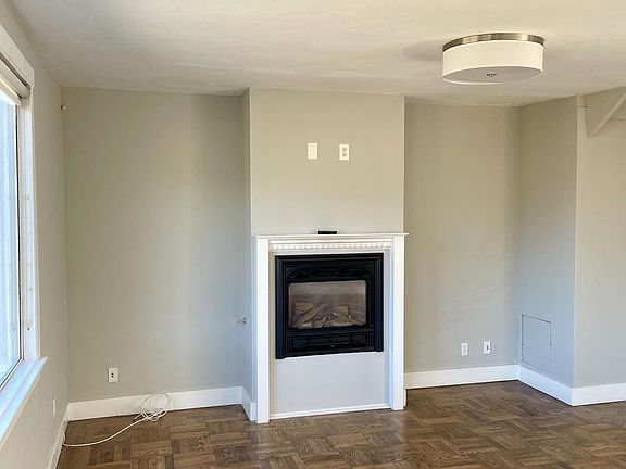 5th image of 848 Ashbury St APT 5