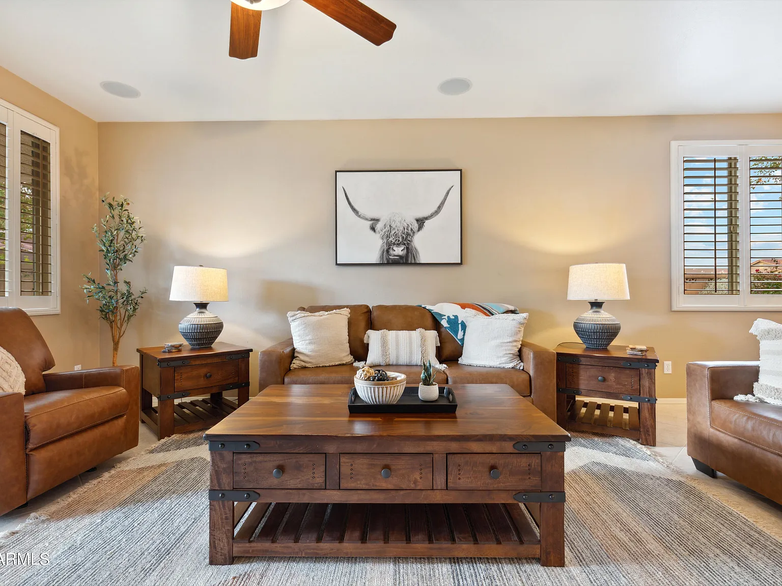 4 bed, 2.0 bath, 2205 sqft, $4,500 — Photo 2