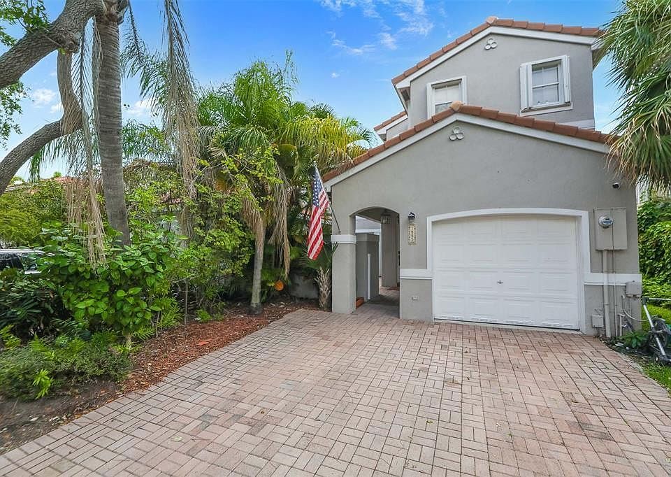 1st image of 1555 Yellowheart Way #1555
