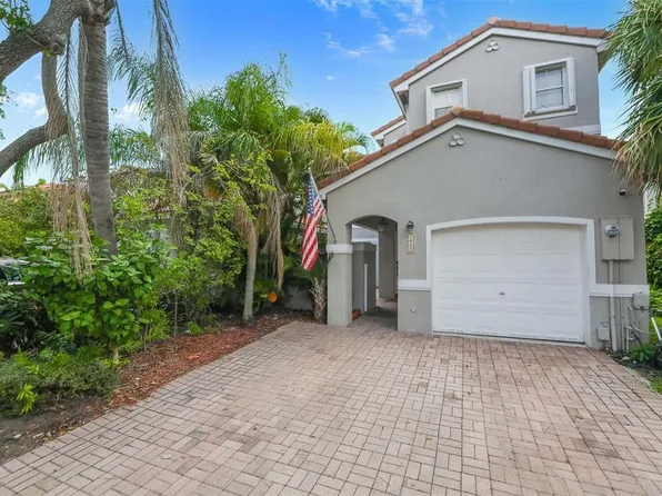 1555 Yellowheart Way #1555, Hollywood, FL 33019