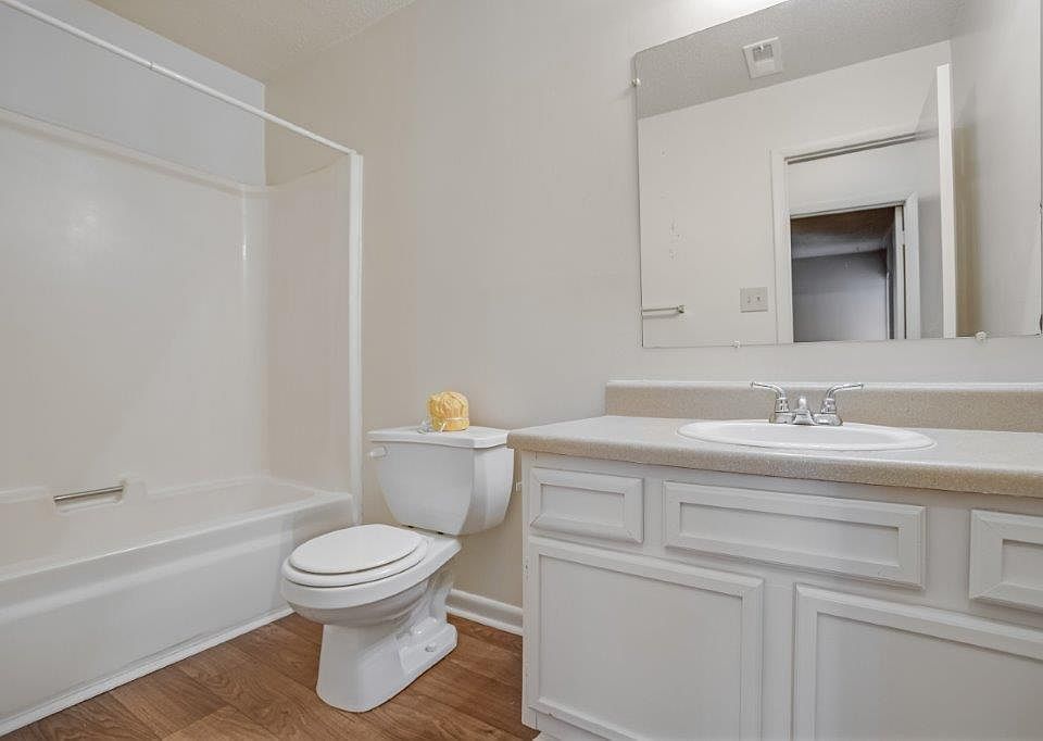 1st image of 650 Wynn Dr NW APT 202