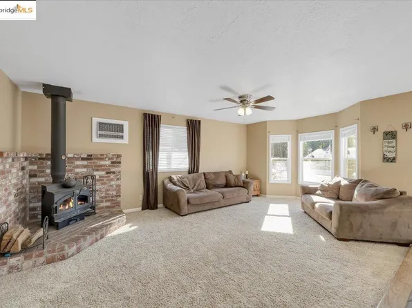 17424 Livermore Ct, Soulsbyville, CA 95372