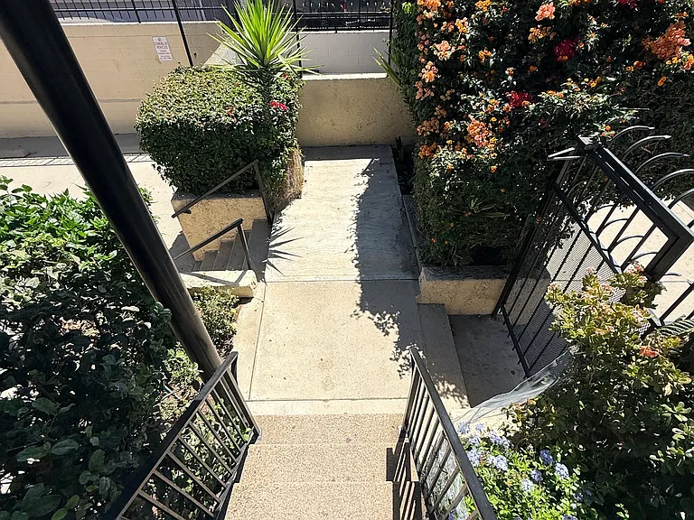 7504 Sepulveda Blvd #204 — Photo 11