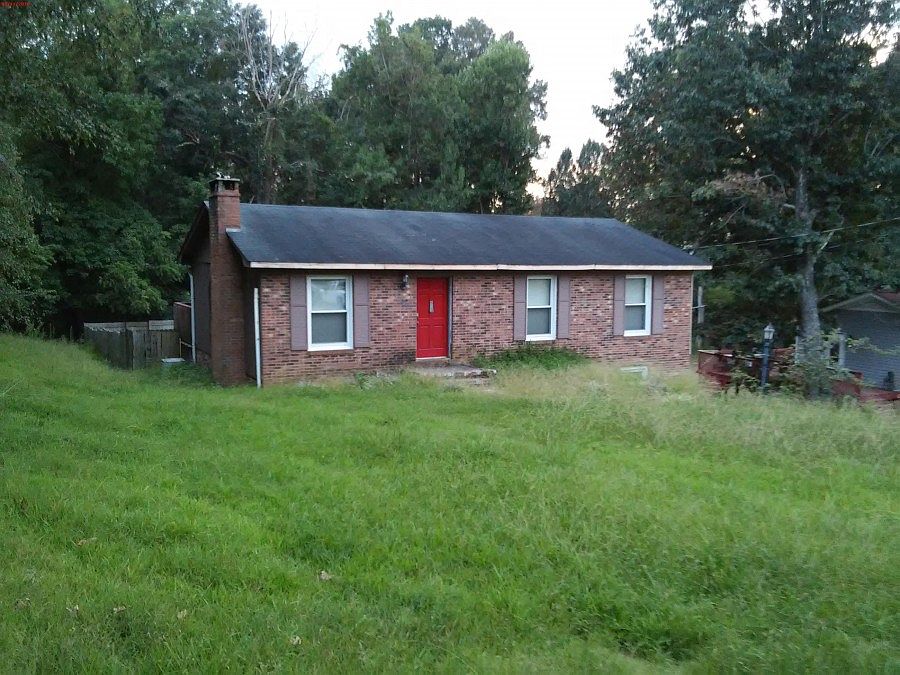 2nd image of 160 North Dr