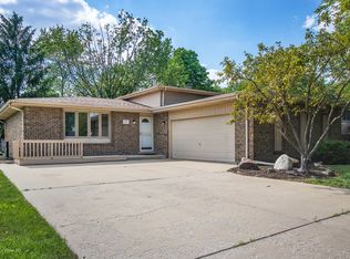 460 S Manor Dr, Peotone, IL