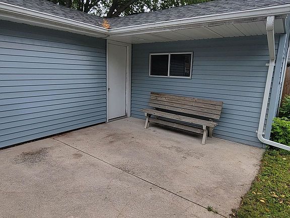 2nd image of 917 Raton Ct