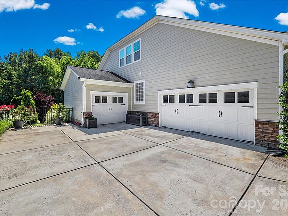 2nd image of 2329 Madeira Cir