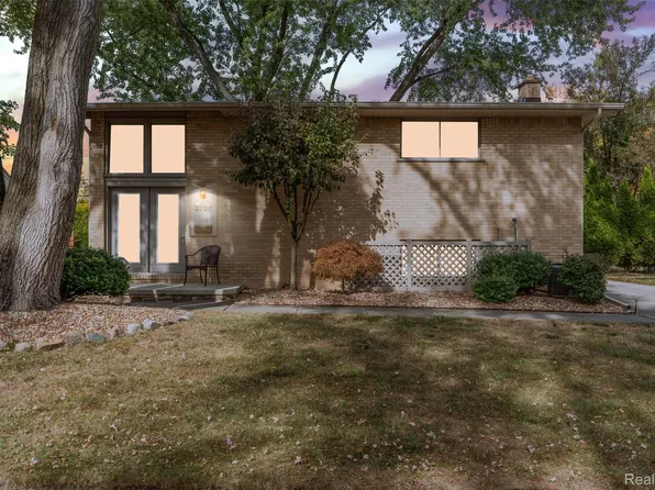 31126 Grennada St, Livonia, MI 48154