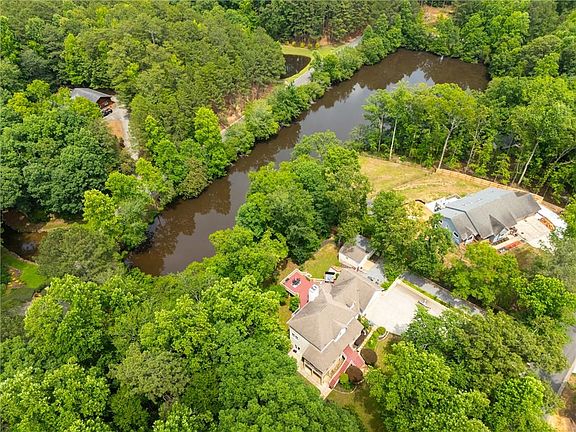 3rd image of 31 Fawn Lake Trl NE