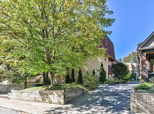 250 Erskine Ave #7, Toronto, ON M4P 1Z4