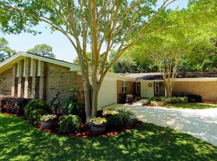 8 Sherwood Dr, Shalimar, FL 32579