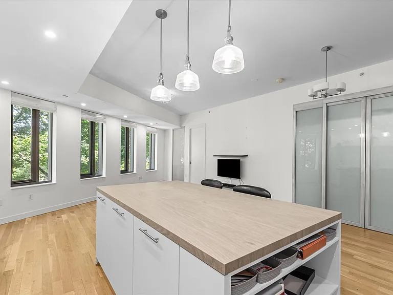 1313 Washington St #204 — Photo 6