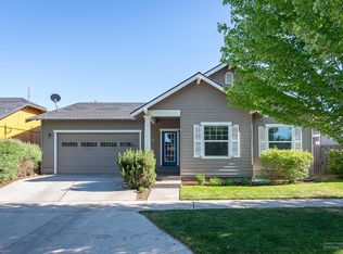 2118 NW Cedar Ave, Redmond, OR 97756