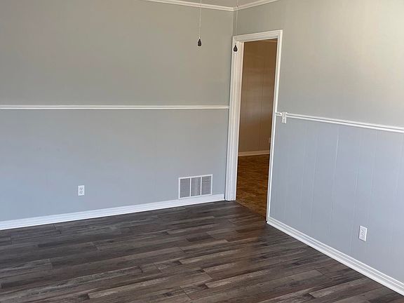 4th image of 104 Maryella Dr