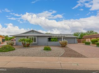11045 W Pine Hollow Dr, Sun City, AZ 85351