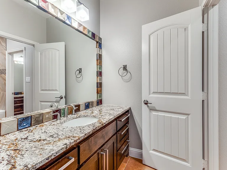 3141 Greene | Fabulous 5 bedroom home walking distance to TCU | Bathroom 3