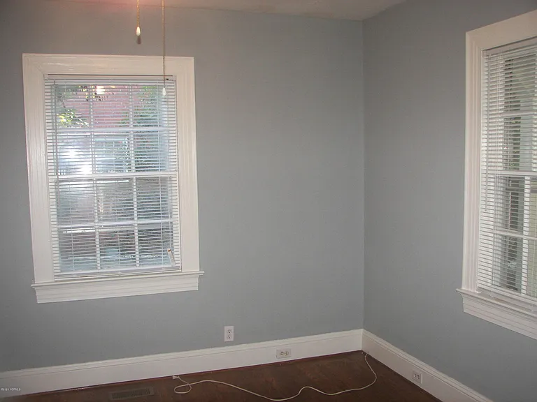 301 S Harding St — Photo 4
