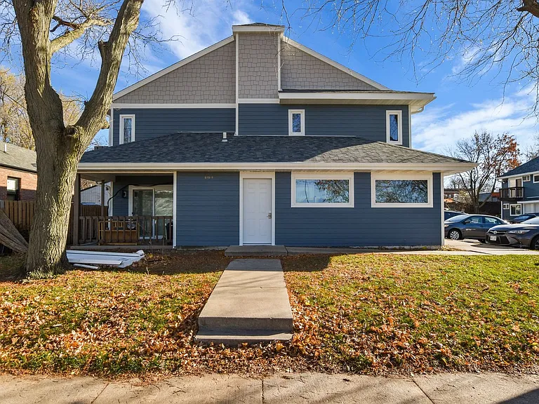 1207 E Wilson St — Photo 11