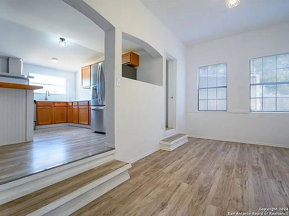 Dining Rm