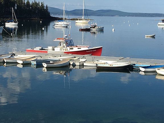 Walk to Sorrento Harbor