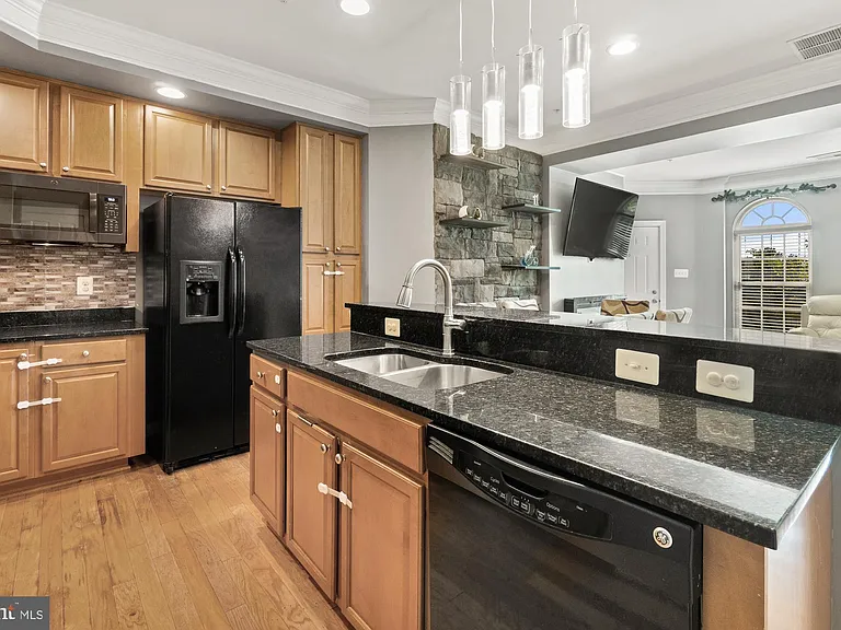 3565 Holborn Pl — Photo 12