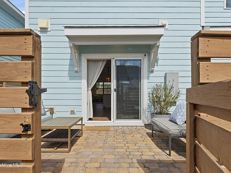 4744 Siddons Dr — Photo 4