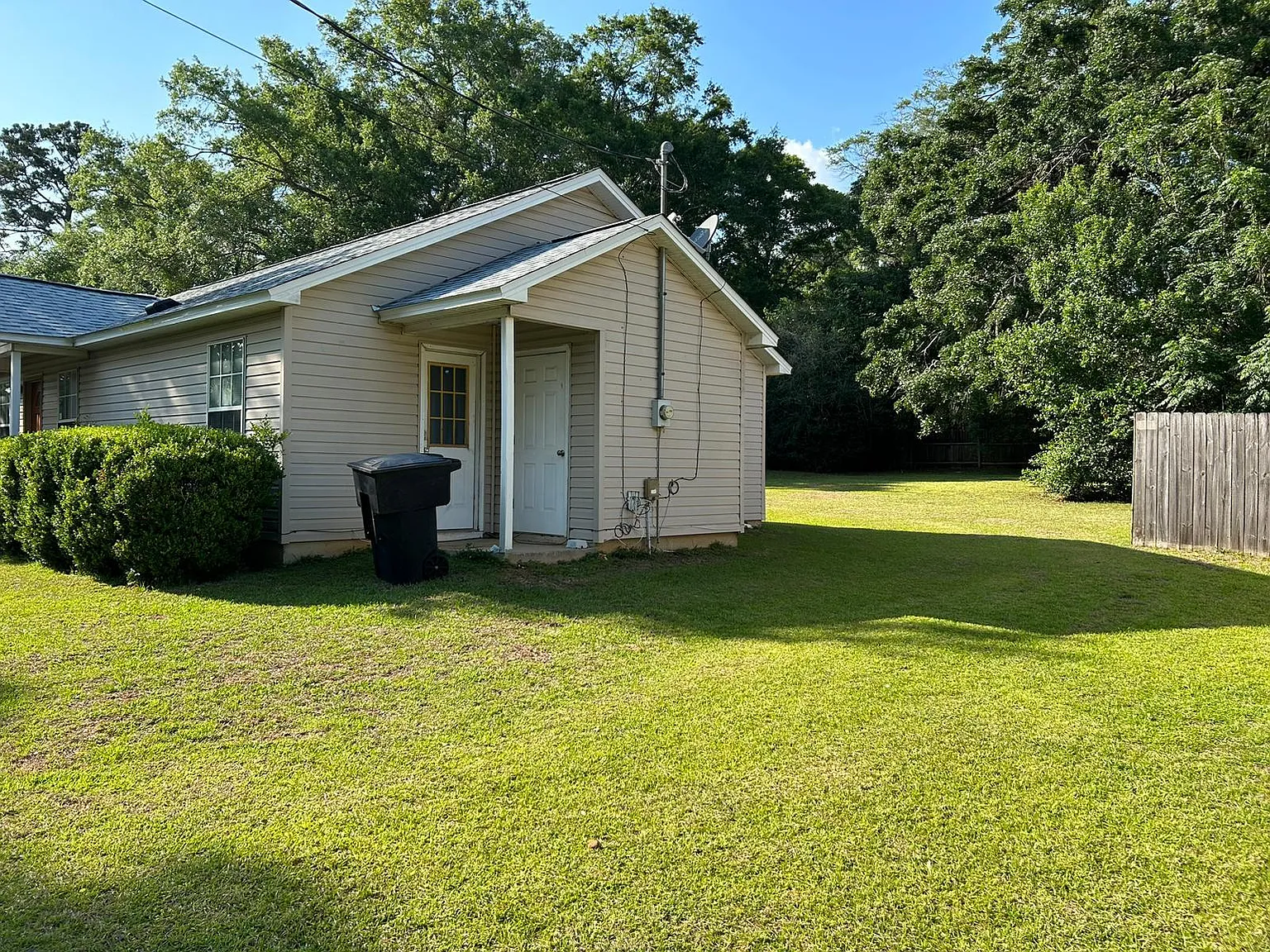 3 bed, 1092 sqft, $1,800 — Photo 4