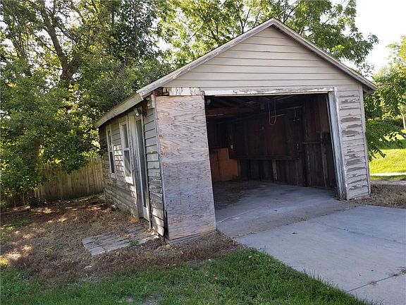 3rd image of 314 S Henry St