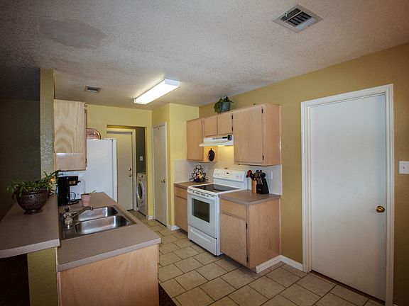 5th image of 2101 Sandstone Dr