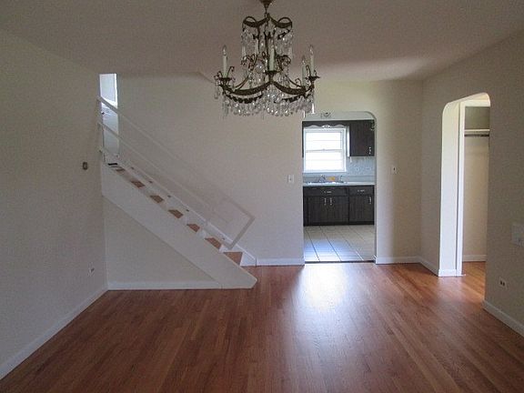 3rd image of 8801 Oriole Ave