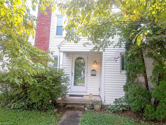 2nd image of 1706 Dewey St
