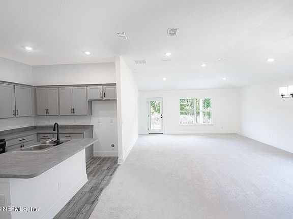 4th image of 8339 HELMSLEY Boulevard