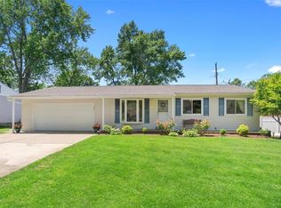 2871 Sugar Tree Ln, Maryland Heights, MO