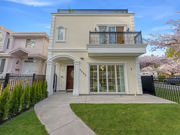 4503 W 15th Ave #2, Vancouver, BC V6R 3B3