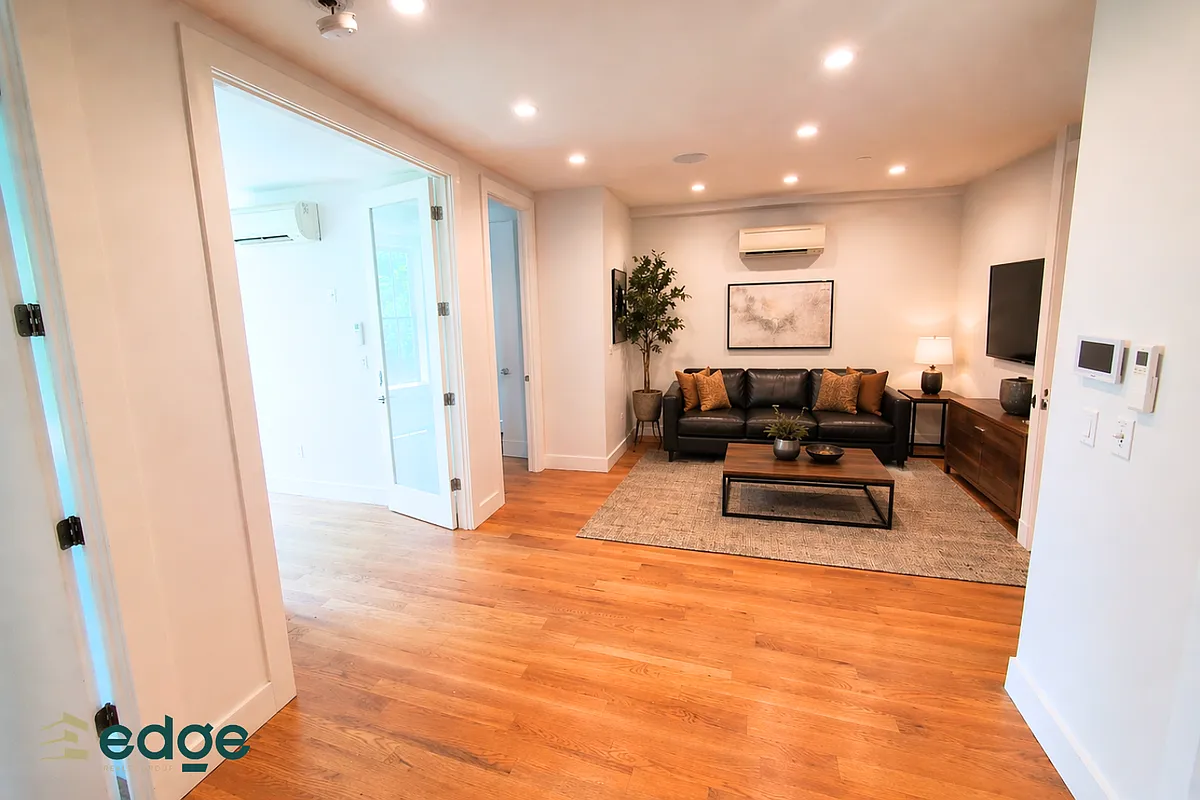 Building Photo - 754 Grand St #3C