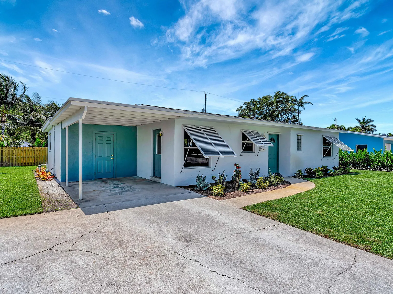 3 bed, 2.0 bath, 1276 sqft, $3,800 — Photo 2