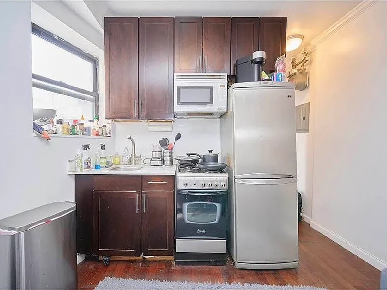 500 E 11th St #20 — Photo 7