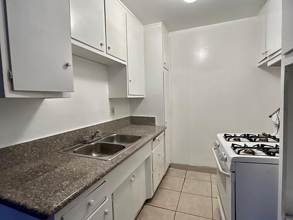 4th image of 5850 Lexington Ave #3