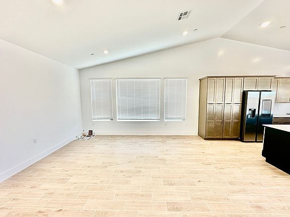 5th image of 1094 Granite Dr W