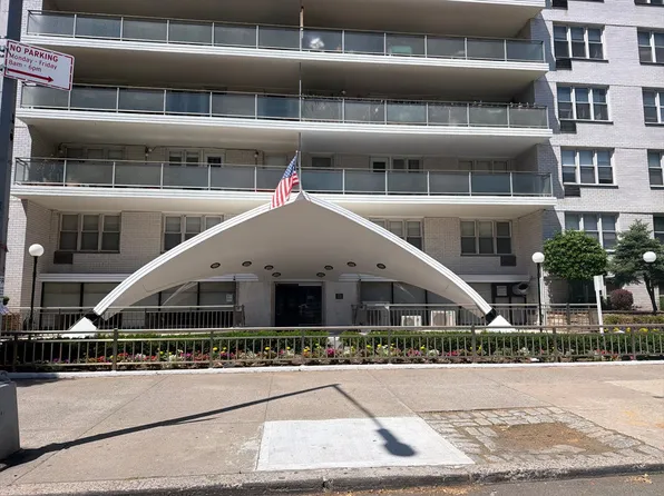 370 Ocean Pkwy APT 3C, Brooklyn, NY 11218