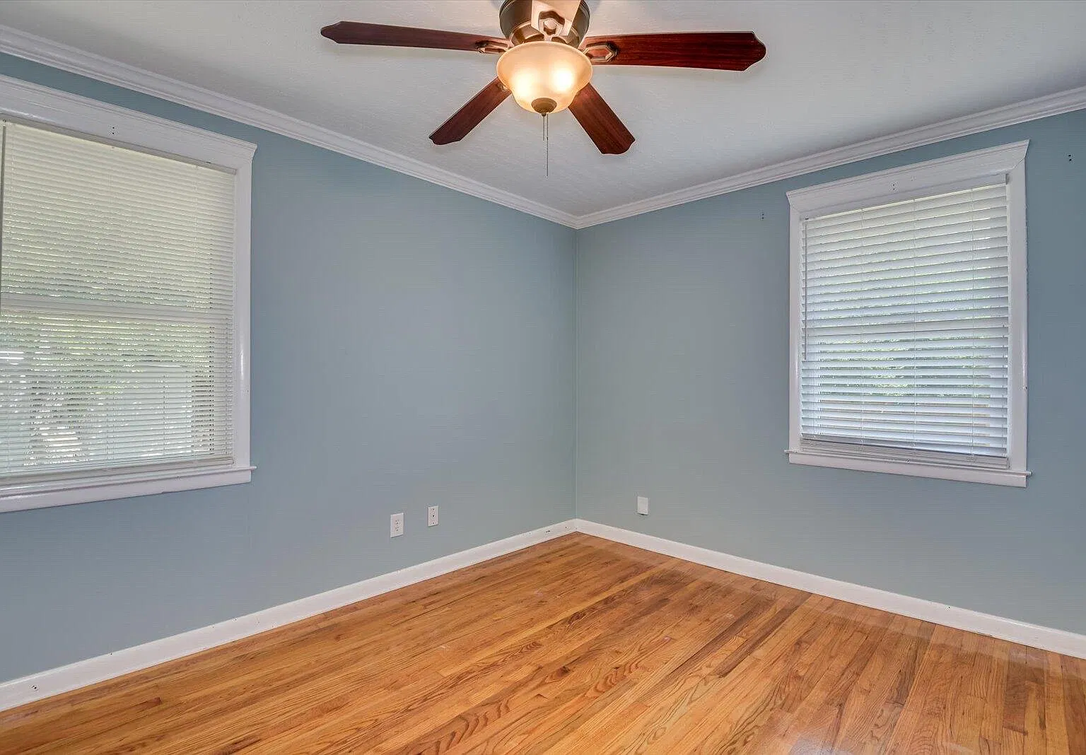 218 Pinehurst Drive — Photo 2